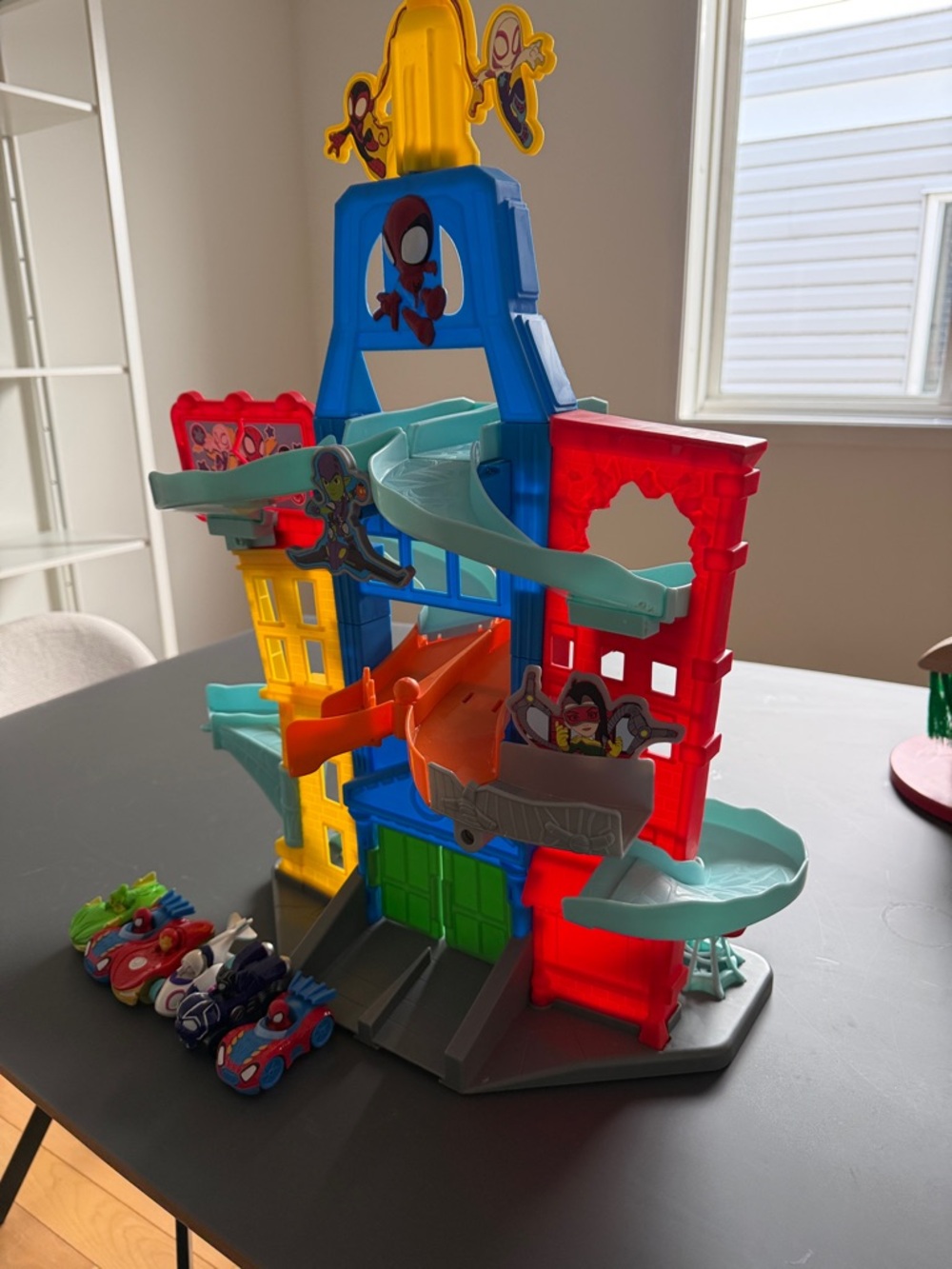Marvel Spidey and His Amazing Friends Amazing Metals City Track Set